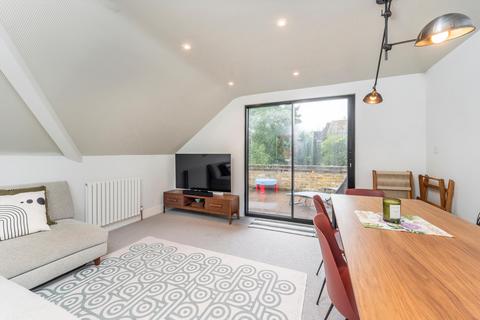 2 bedroom flat for sale, Priory Road, London, NW6