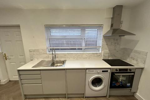 2 bedroom terraced house to rent, Carrfield Avenue, Salford M38