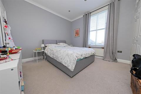 2 bedroom apartment to rent, St. Aubyns, Hove