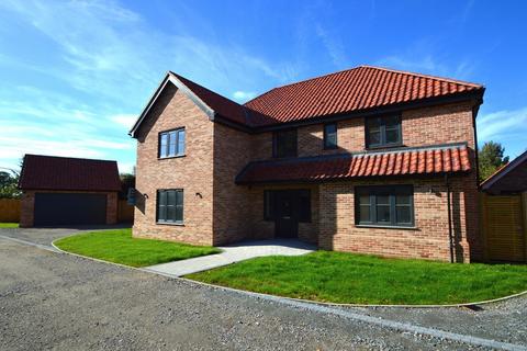 4 bedroom detached house for sale, The Green, Halstead CO9