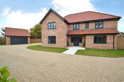 4 bedroom detached house for sale, The Green, Halstead CO9