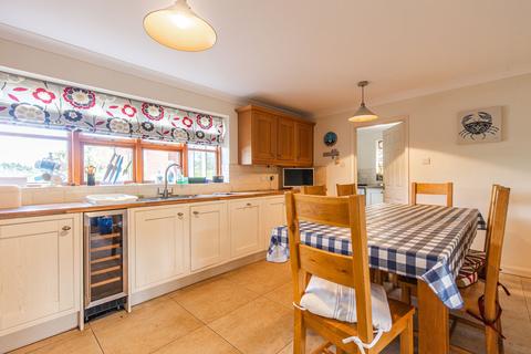 4 bedroom detached house for sale, Spacious Four-Bedroom Home in the Heart of Thornham