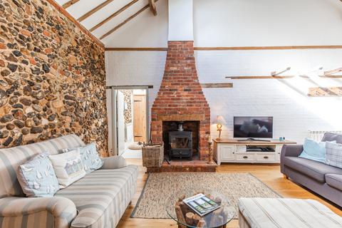 2 bedroom barn conversion for sale, Binham