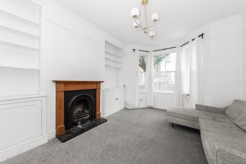 1 bedroom ground floor flat to rent, Buckmaster Road, Clapham Junction, SW11