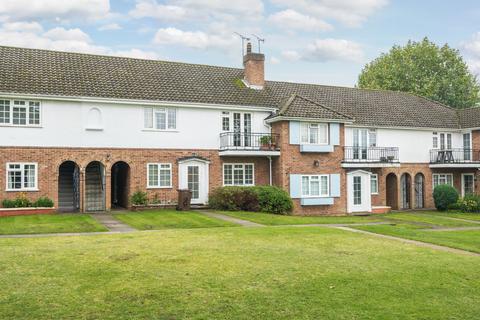 2 bedroom ground floor maisonette for sale, Worcester Road, Sutton