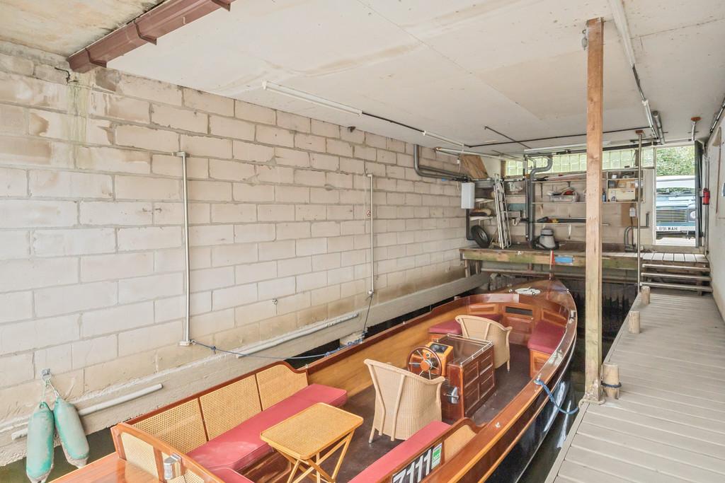 Wet Dock