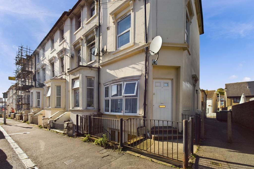 Dover Road, Folkestone 1 bed flat to rent £695 pcm (£160 pw)