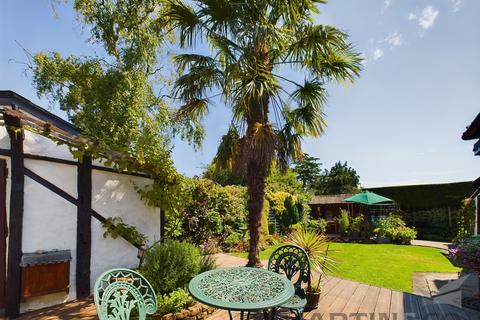 4 bedroom detached bungalow for sale, Burston Drive, Park Street, St Albans