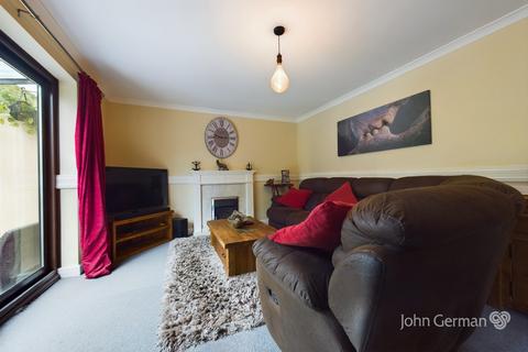 41 Lark Rise, Uttoxeter, ST14 8SZ