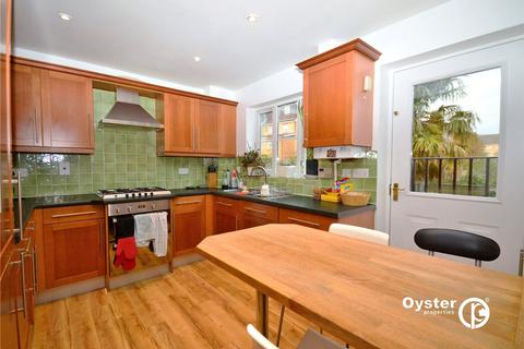 4 bedroom terraced house to rent, Halton Close, London, N11