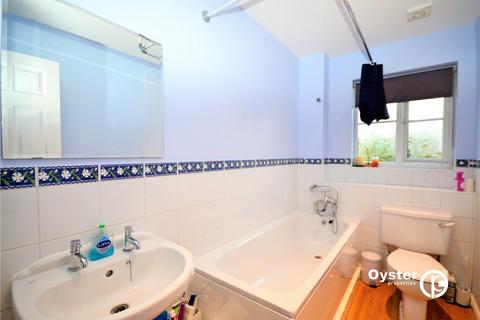 4 bedroom terraced house to rent, Halton Close, London, N11