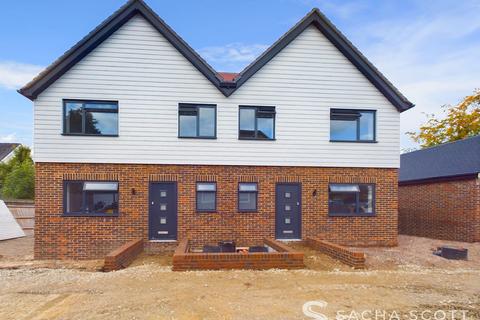 4 bedroom semi-detached house for sale, Bridgefield Close, Banstead, SM7