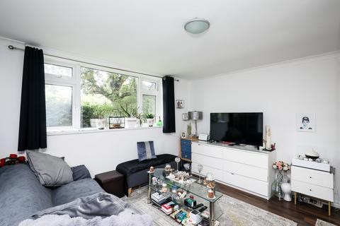 Studio for sale, Buckingham Road, Hampton