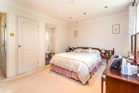 3 Chippendale Close, Blackwater, Camberley, GU17 9DS