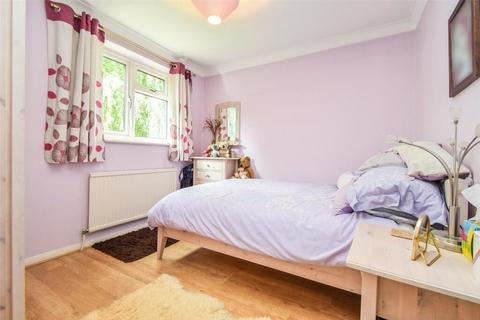 3 Chippendale Close, Blackwater, Camberley, GU17 9DS