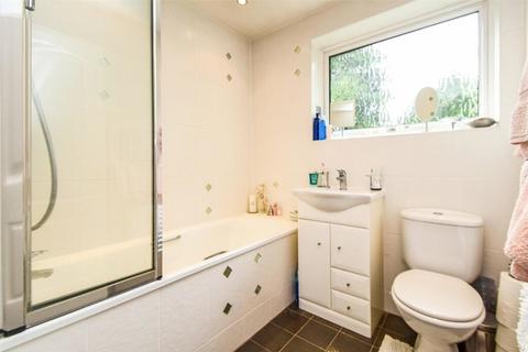3 Chippendale Close, Blackwater, Camberley, GU17 9DS