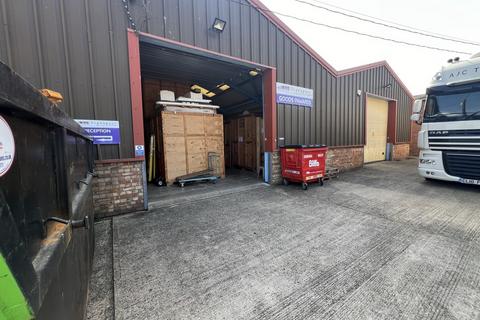 Industrial unit to rent, Causeway End, Manningtree CO11