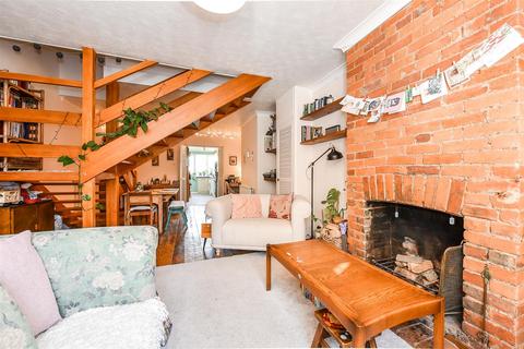 32 Albany Road, Andover, SP10 3EZ