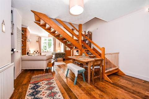 32 Albany Road, Andover, SP10 3EZ
