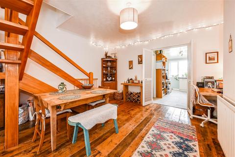 32 Albany Road, Andover, SP10 3EZ