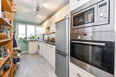32 Albany Road, Andover, SP10 3EZ