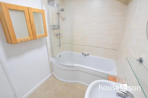 97 Admirals Walk, Bournemouth, BH2 5HF