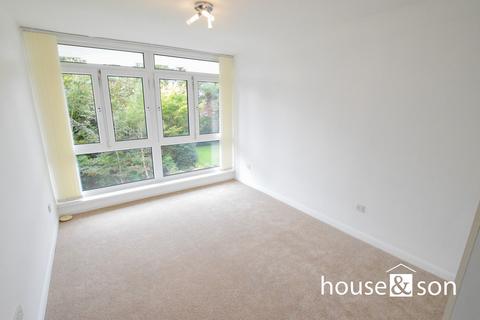 97 Admirals Walk, Bournemouth, BH2 5HF