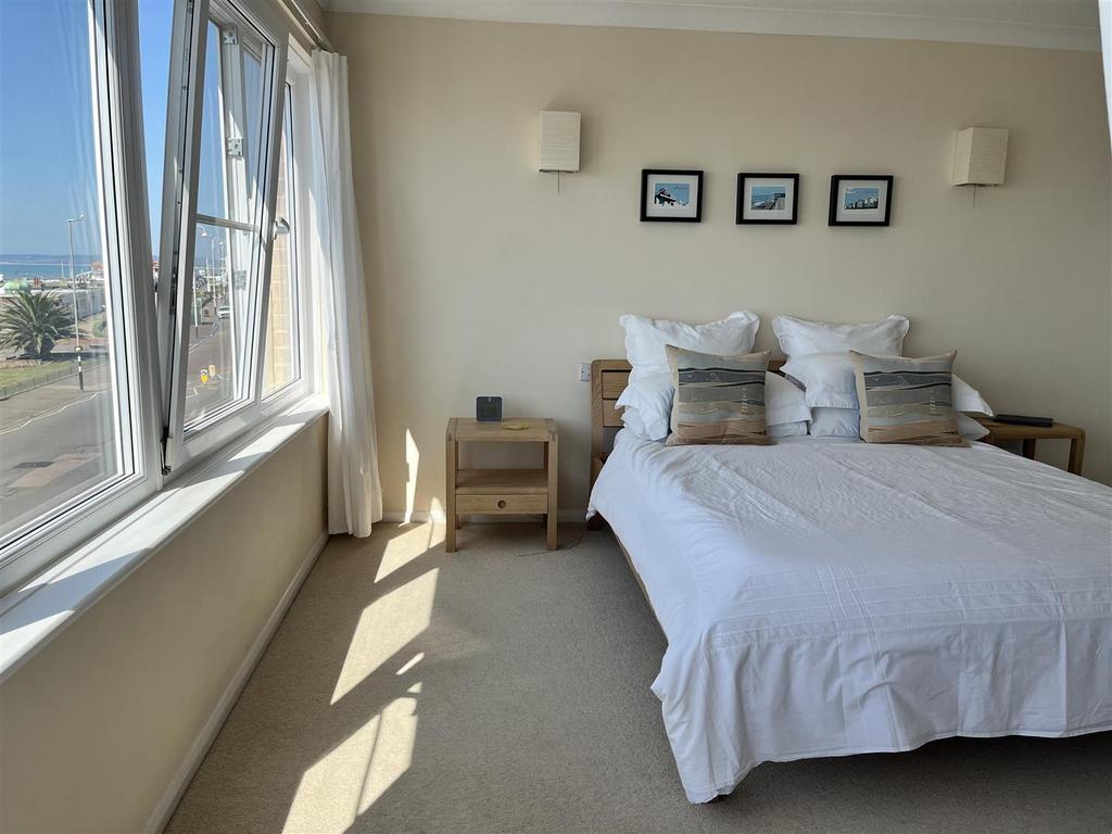 Bedroom 1: