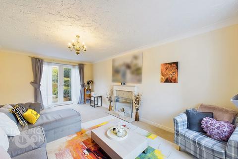 11 Lavender Close, Attleborough, NR17 2PZ