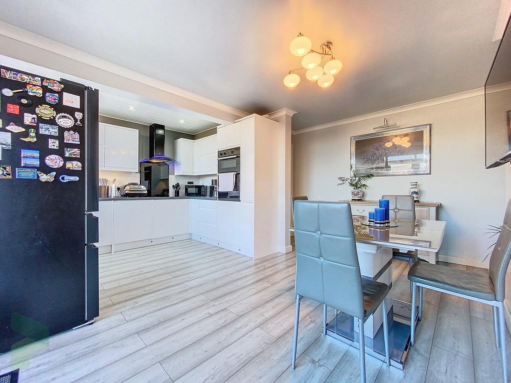 Open Plan Fully Fitted Kitchen
