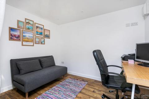 65 Honeysuckle Close, Winchester, SO22 4QQ