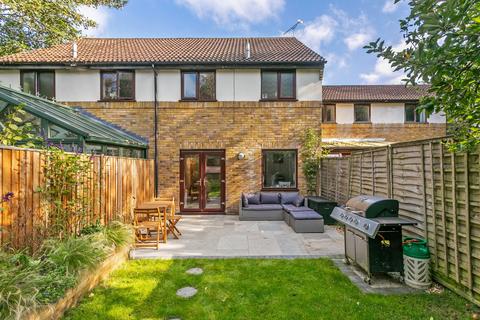 65 Honeysuckle Close, Winchester, SO22 4QQ
