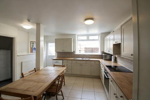 7 bedroom terraced house to rent, Longbrook Street, Exeter EX4