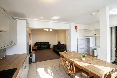 7 bedroom terraced house to rent, Longbrook Street, Exeter EX4