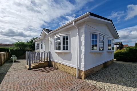 2 bedroom park home for sale, Three Counties Park, Upper Pendock