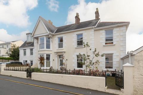 4 bedroom semi-detached house for sale, Les Gravees, St. Peter Port, Guernsey