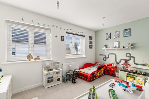 3 Eton Walk, Folkestone, CT19 5US