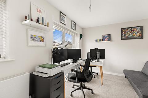 3 Eton Walk, Folkestone, CT19 5US