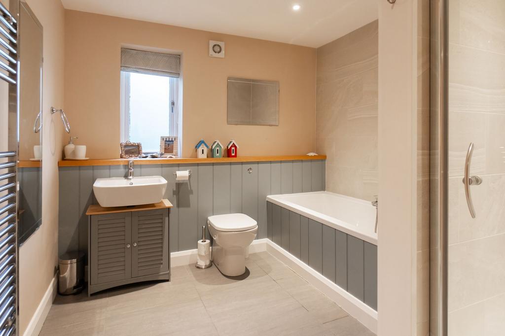 Main bathroom
