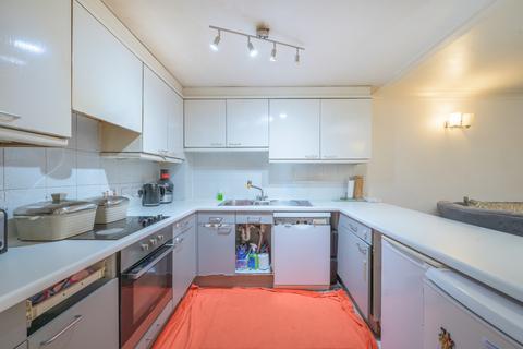 1 bedroom flat for sale, Finch Lodge, Admiral Walk, London