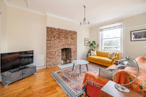 1 bedroom flat for sale, Haverstock Hill, Belsize Park, London