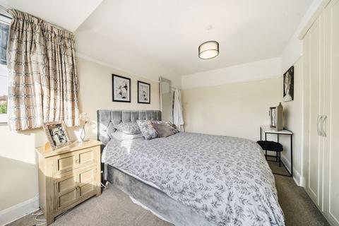 1 Dowgate Close, Tonbridge, TN9 2EH