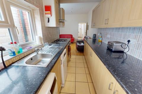 5 bedroom house to rent, Harrow Road, Birmingham B29