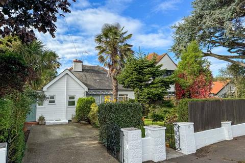 2 bedroom detached bungalow for sale, Rife Way, Felpham