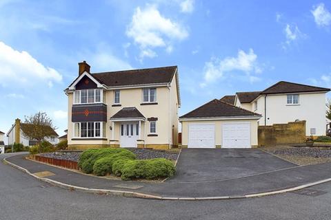 4 bedroom detached house for sale, Maes y Wennol, Pentremeurig Road, Carmarthen