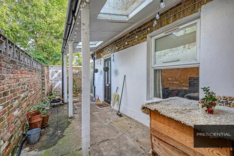 84b Beulah Road, Thornton Heath, CR7 8JF