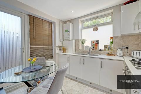 84b Beulah Road, Thornton Heath, CR7 8JF