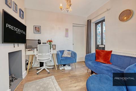 84b Beulah Road, Thornton Heath, CR7 8JF
