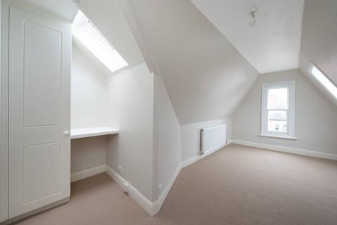 2 bedroom flat to rent, Parliament Hill, Hampstead, London, NW3