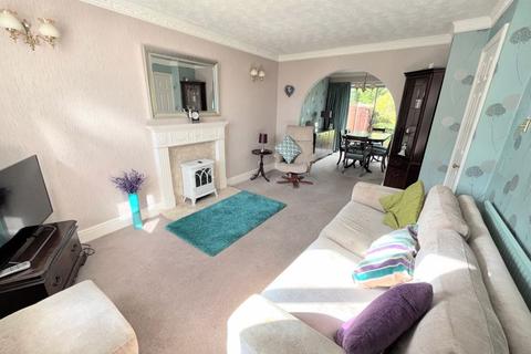 3 bedroom end of terrace house for sale, Oakwood Drive, Streetly, Sutton Coldfield